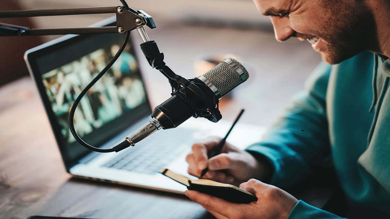 How AIPodify Helps Non-Technical Creators Launch Podcasts Effortlessly